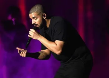 APÓS POLÊMICA EM SHOW, DRAKE PEDE DESCULPAS… QUEM É DRAKE?