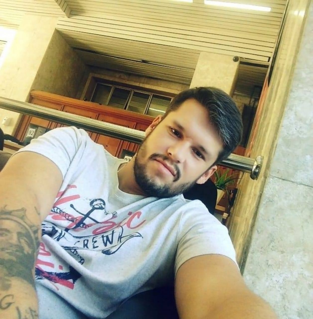 Homem é achado morto enforcado em cela de delegacia na zona oeste