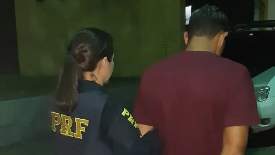 PRF prende cinco foragidos da justiça nas rodovias do RJ