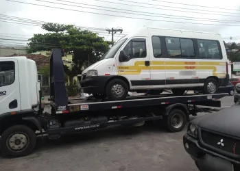 Fiscais da CETC removem 83 vans e kombis piratas das ruas de Campo Grande, Bangu e Santa Cruz