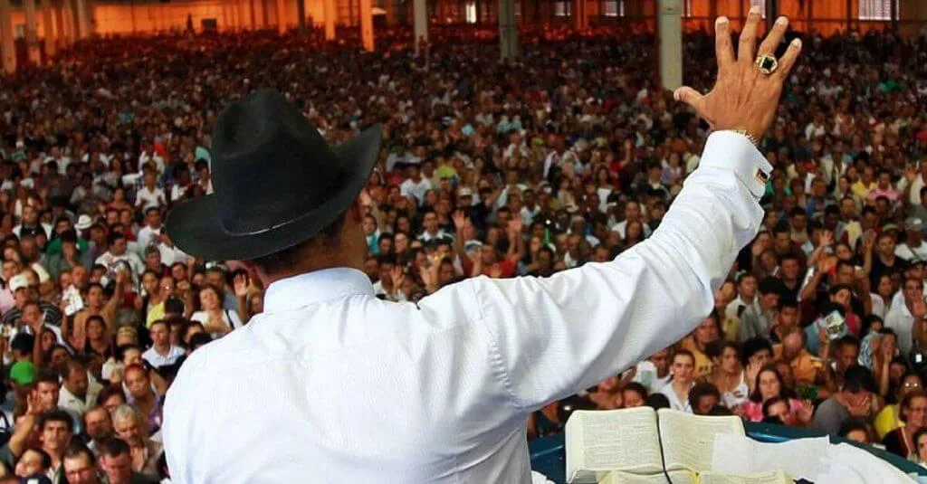 Prometendo a cura do câncer aos seus fiés, Igreja é multada