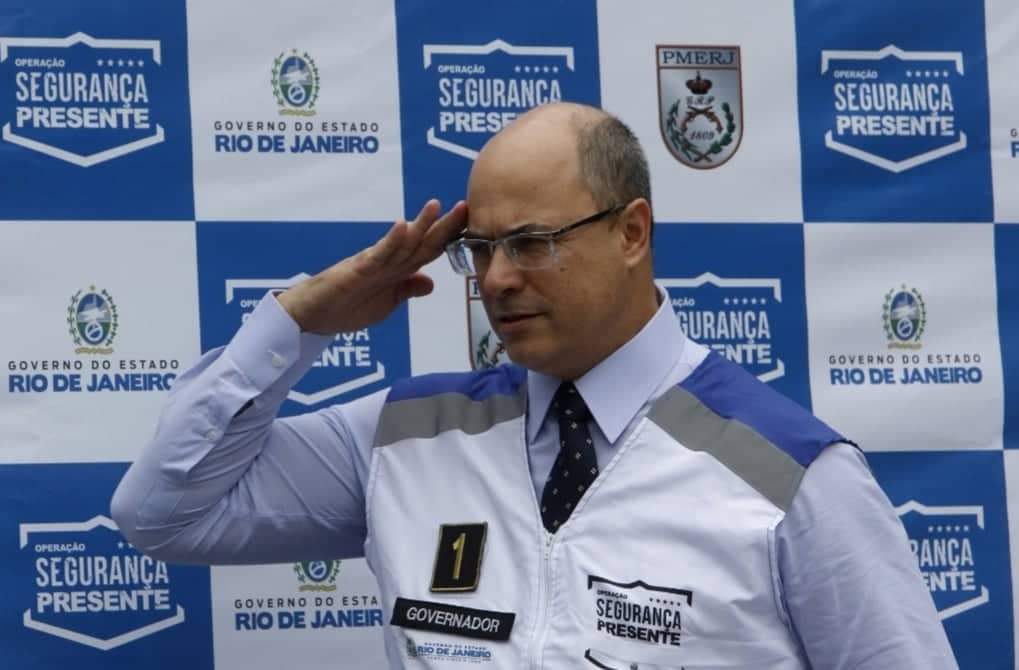 Witzel é chamado de fascista em inauguração e rebate: ‘Olha o maconheiro aí’