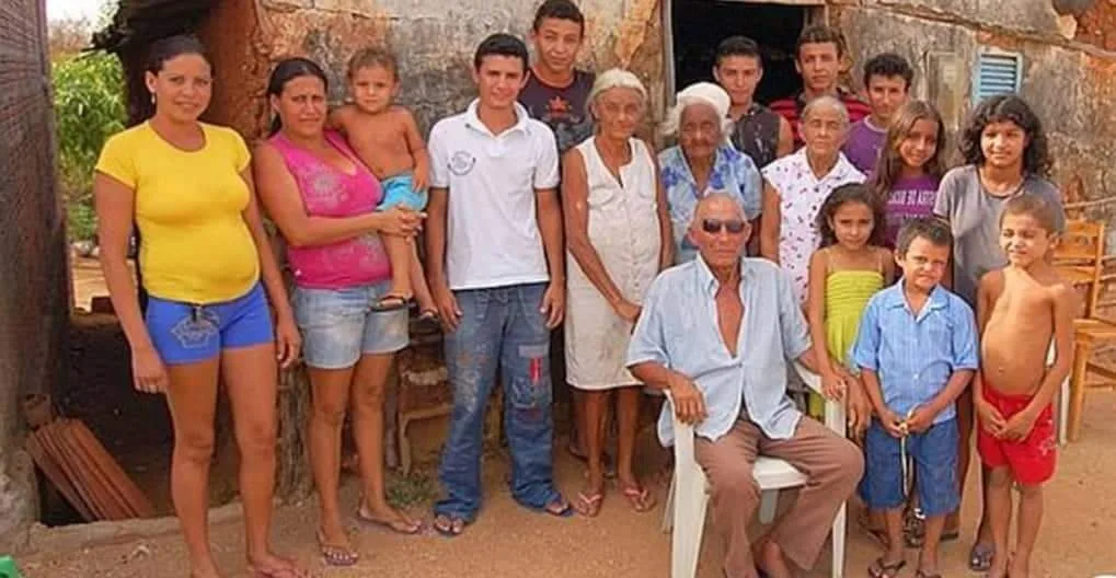Agricultor tem 36 filhos: 18 da mulher, 16 da cunhada e 2 da sogra