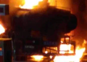 Incêndio em posto de gasolina deixa feridos no RJ