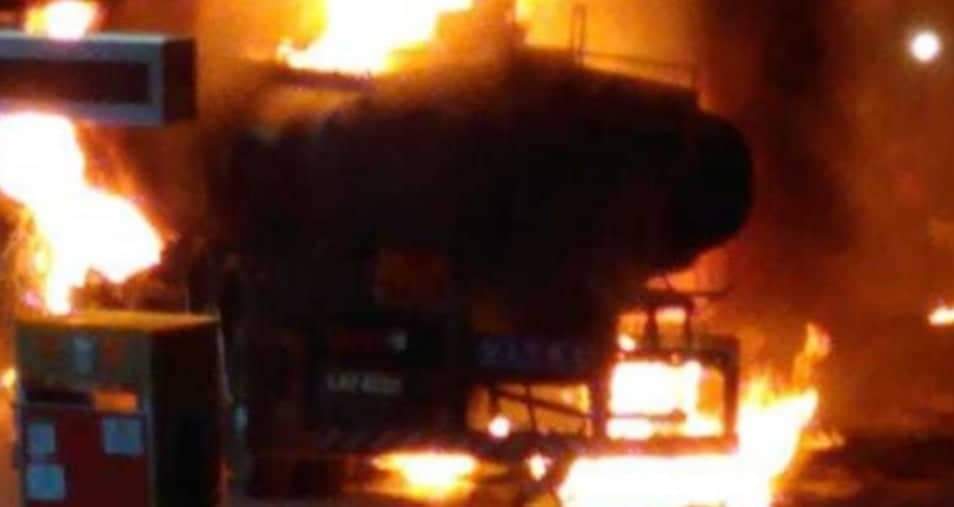 Incêndio em posto de gasolina deixa feridos no RJ