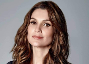 Otaviano reage a foto de Flávia Alessandra deitada nua com maquiador