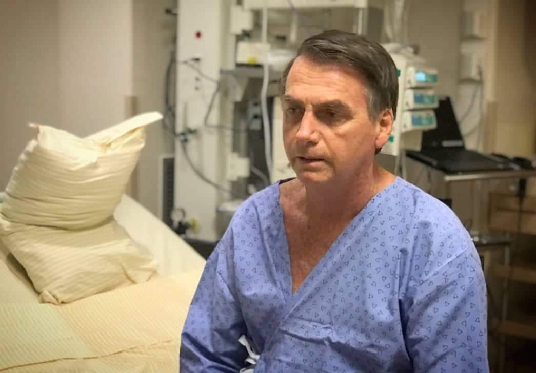 Bolsonaro dá entrada a hospital no qual será submetido a cirurgia no domingo