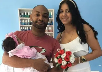 NOIVOS PERDEM A HORA DO CASAMENTO POR CAUSA DE TIROTEIO NO ALEMÃO