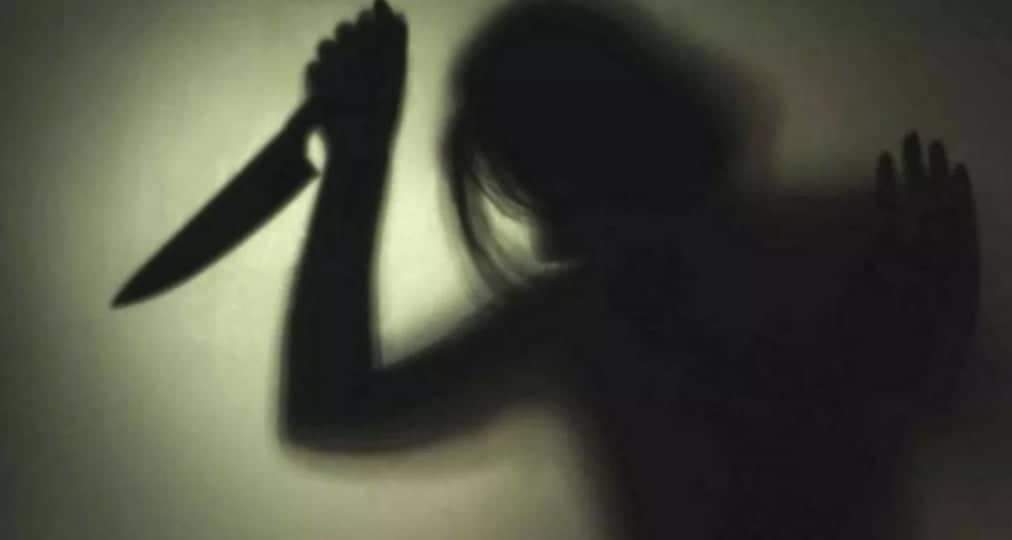 Mulher tenta matar sua amiga com facão porque emagreceu e ela não