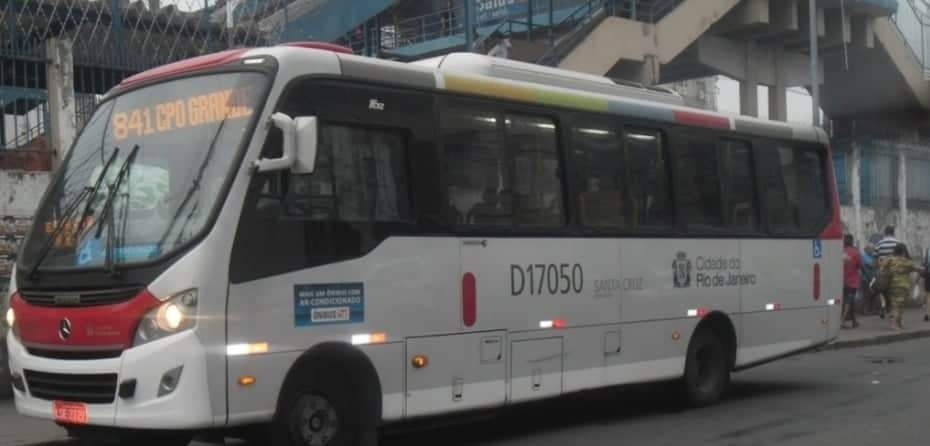 Ônibus das linhas 841 e 869 dão desconto para pagamento de tarifa em dinheiro; R$ 3,50