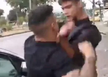 PM youtuber e manifestante brigam durante funeral de menina morta no RJ ( video)