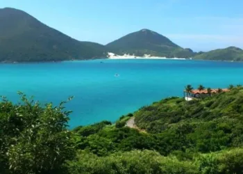 Prainhas de Arraial do Cabo estão com acesso fechado