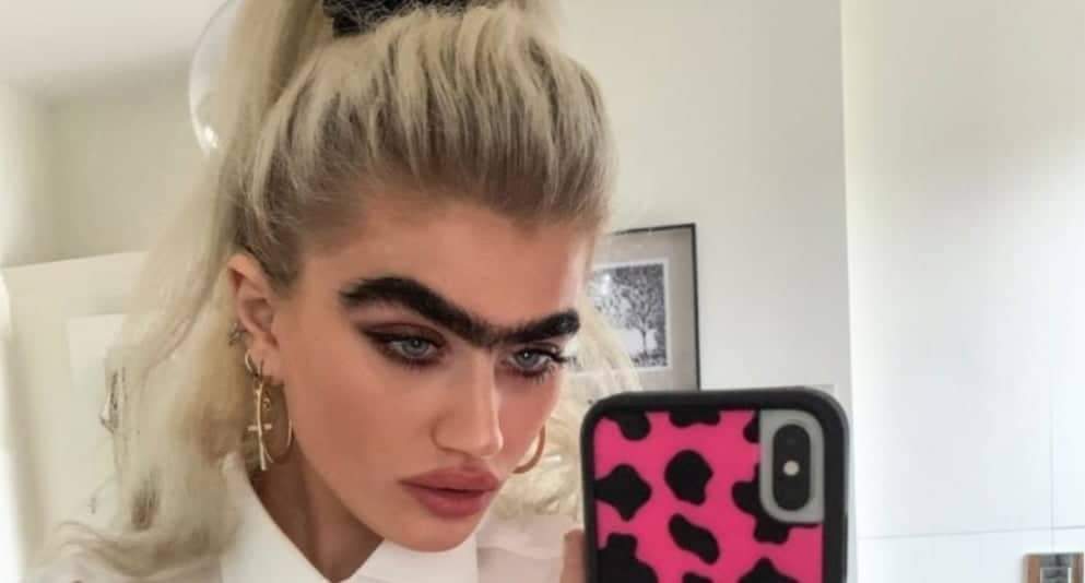 Mas não foi só o amado que comentou o clique ousado. A filha da atriz também deu as caras no Instagram de Ale. “No way”, escreveu Giulia Costa, o que significa “sem chance” em inglês, acompanhado do símbolo de um foguinho. E você, o que achou da foto?