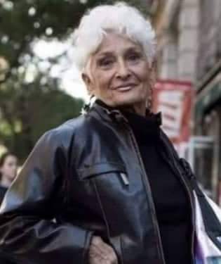 EM APP DE PAQUERA HÁ 8 MESES, IDOSA DE 83 ANOS JÁ FEZ SEXO COM MAIS DE 50 HOMENS