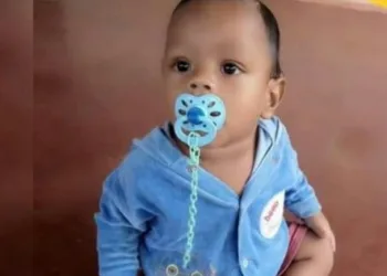 Menino de um ano morre após levar choque em fio de tanquinho