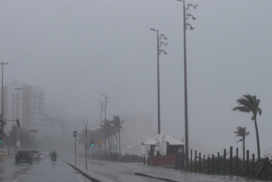 Frente fria se aproxima e Rio pode ter chuva até quinta-feira