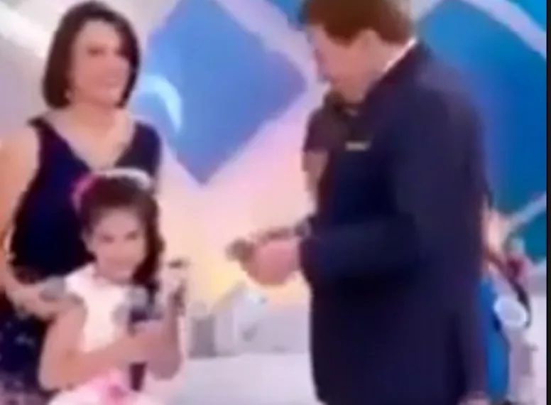Silvio Santos choca internautas após fazer pergunta de cunho sexual para criança de 7 anos; veja o vídeo