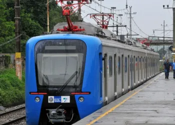 Homem é atropelado por trem na estação Santíssimo