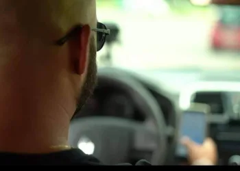 VEREADORES QUEREM LIMITAR CARROS DE APLICATIVOS NO RJ