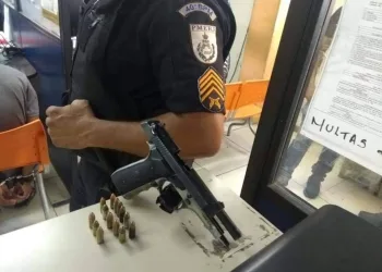 HOMEM COM PISTOLA NA CINTURA É PRESO EM CAMPO GRANDE