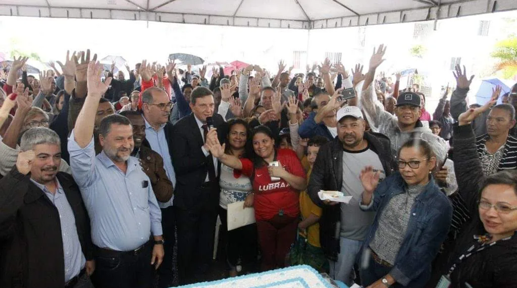 CRIVELLA FESTEJA ANIVERSÁRIO DE 62 ANOS COM BOLO EM SENADOR CAMARÁ