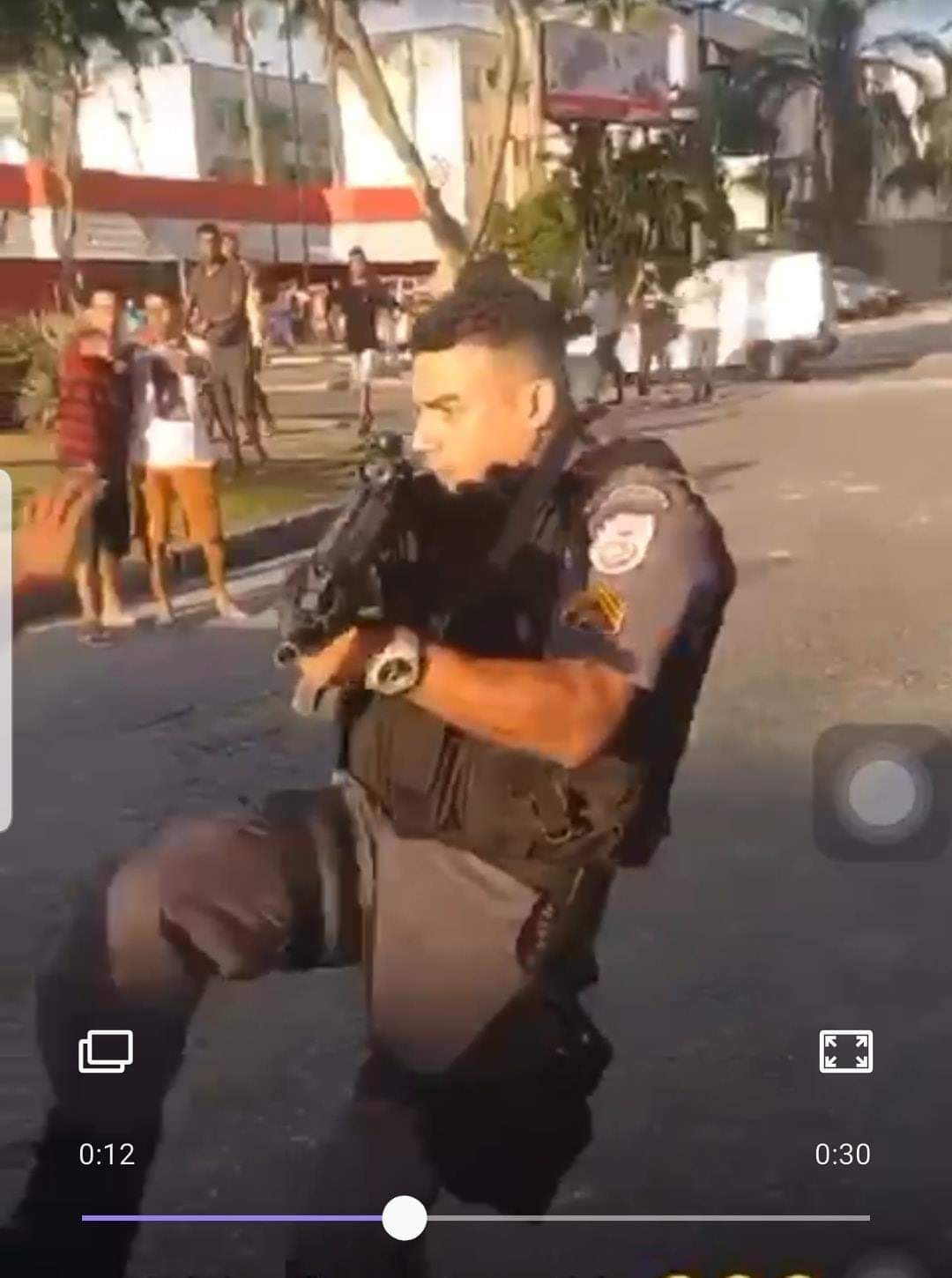PM é preso em flagrante durante protesto em enterro de jovem no RJ