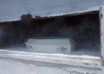 ABSURDO!! DENUNCIA!! DESRESPEITO EM CEMITÉRIO NO RJ ( VIDEOS)