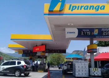 POSTO  NA  ZONA OESTE FECHADO POR ADULTERAR COMBUSTÍVEL