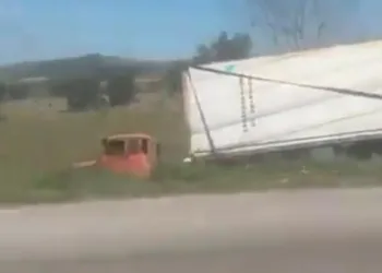 ACIDENTE NA AVENIDA BRASIL ALTURA DE STA CRUZ!! TUDO PARADO