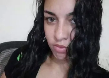 MULHER QUE MATOU EX NAMORADO NO RJ ESTÁ FORAGIDA