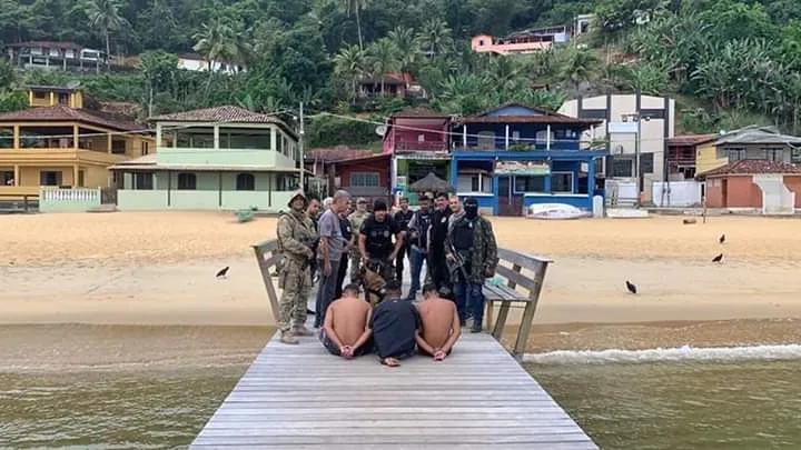 POLÍCIAS REALIZAM OPERAÇÃO NA ILHA GRANDE E TRÊS HOMENS SÃO PRESOS
