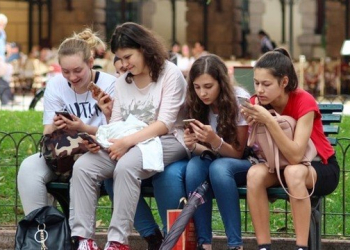 1 em cada 4 adolescentes brasileiros é dependente de internet