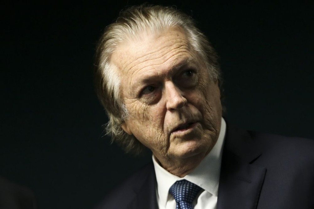 Presidente do PSL, Luciano Bivar é alvo de investigação sobre uso de candidatura laranja nas eleições