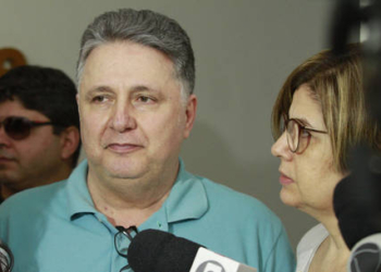 Anthony e Rosinha Garotinho são levados para presídio no Rio