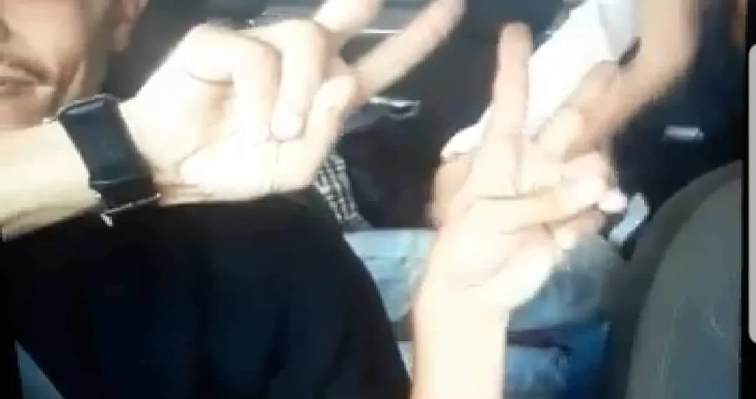 Dupla faz live para comemorar roubo e é presa ao vivo  Assista!