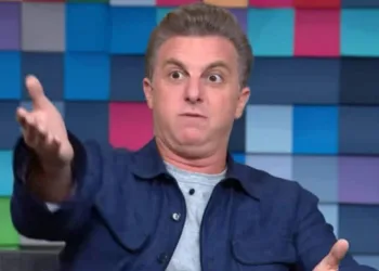 Huck define slogan para 2022: ‘Vamos tirar o Brasil dessa loucura, loucura, loucura’