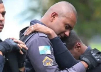 Policiais vão para guerra, choram, morrem… mas a sociedade não se indigna