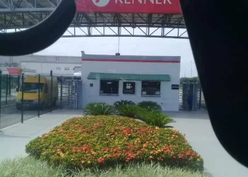 FUNCIONÁRIA  DA RENNER ABORTOU E JOGOU O FETO NA LIXEIRA