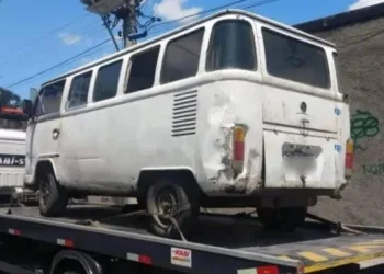 Motorista de Kombi pirata é preso  na zona oeste