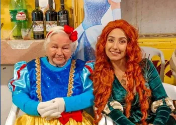 Avó comemora os seus 96 anos vestida de Branca de Neve
