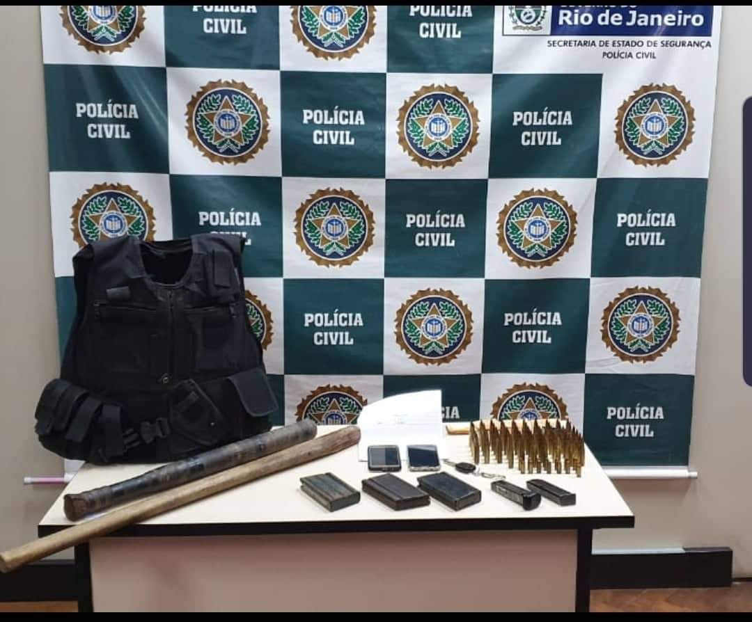 POLICIA PRENDE MILICIANO NA ZONA OESTE