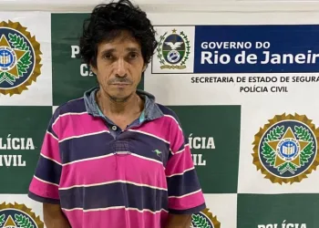 Homem é preso por agredir companheira e manter os filhos presos dentro de casa no RJ