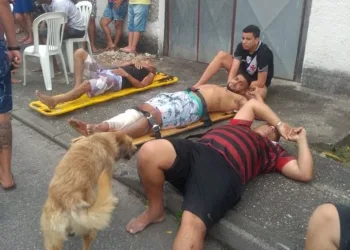 URGENTE!! LAJE  CAI E TORCEDORES SE FEREM GRAVEMENTE NO RJ!!