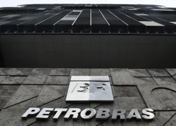 Petrobras assina contrato de venda da Liquigás por R$ 3,7 bi