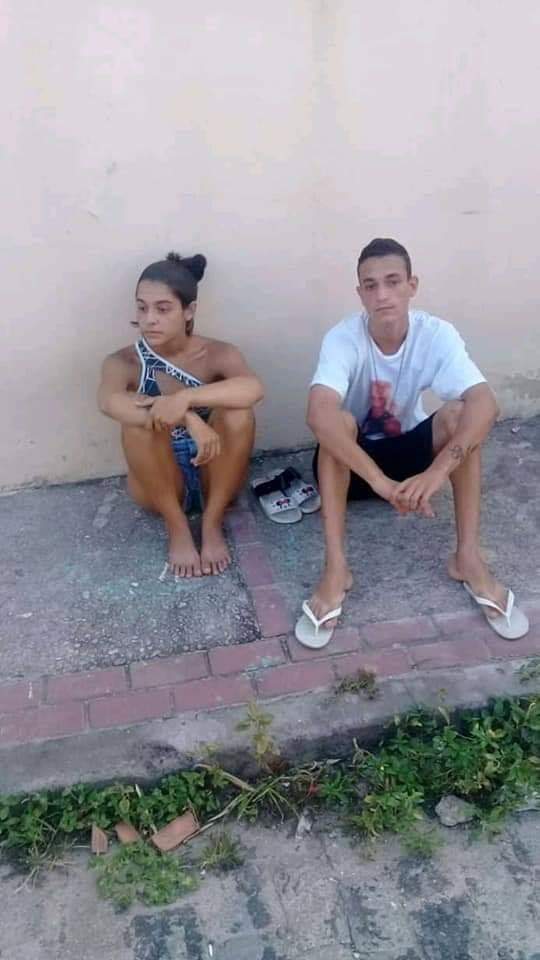CASAL É LINCHADO POR TRAFICANTES POR MALTRATAR OS FILHOS