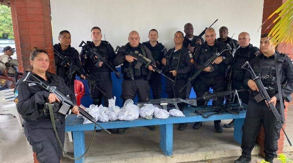 BANDIDOS SÃO PRESOS EM OPERAÇÃO NA VILA KENNEDY( FOTOS)