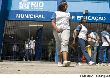 Lei que obriga escola municipal a ter ‘botão de pânico’ é aprovada no Rio
