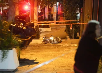 Estudante de 18 anos morre após queda de marquise