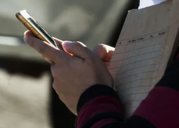 Celulares pré-pagos de 17 estados devem ser recadastrados até segunda