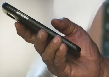Celulares pré-pagos desatualizados são bloqueados hoje em 17 estados
